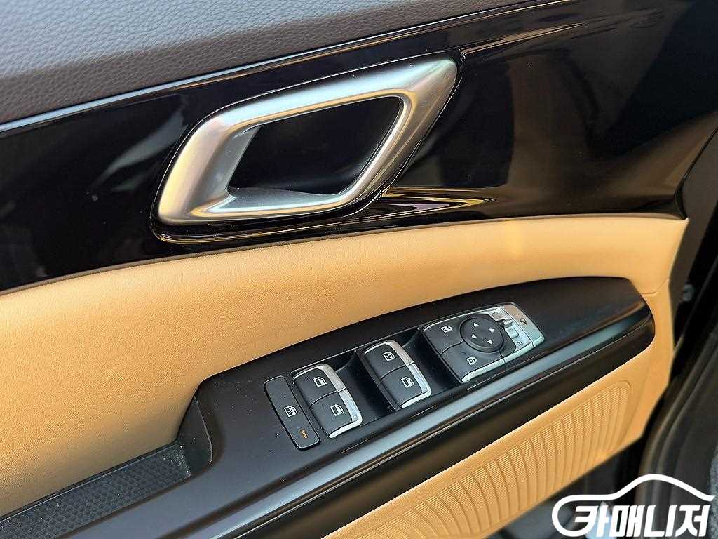 Kia Carnival Carnival 4th Gen Diesel 9-Seater Prestige thumbnail 12