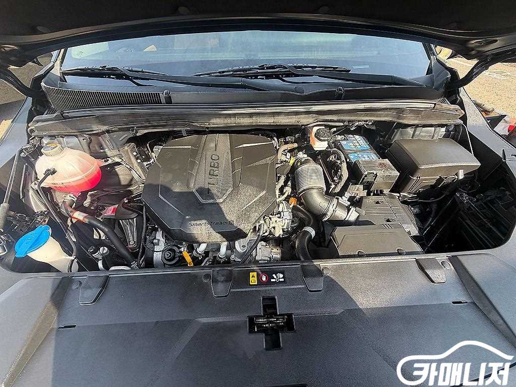 Kia Carnival Carnival 4th Gen Diesel 9-Seater Prestige thumbnail 18