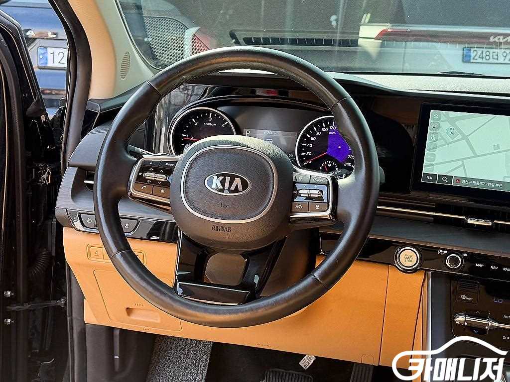 Kia Carnival Carnival 4th Gen Diesel 9-Seater Prestige thumbnail 8