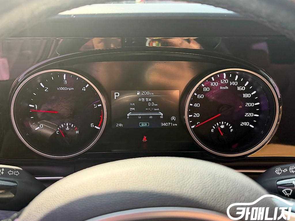 Kia Carnival Carnival 4th Gen Diesel 9-Seater Prestige thumbnail 9