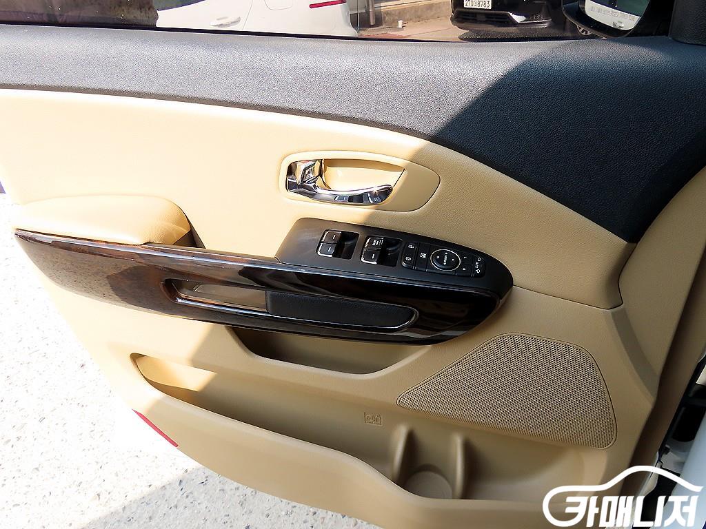 Kia Carnival The New Carnival Diesel 9-Seater Prestige thumbnail 12