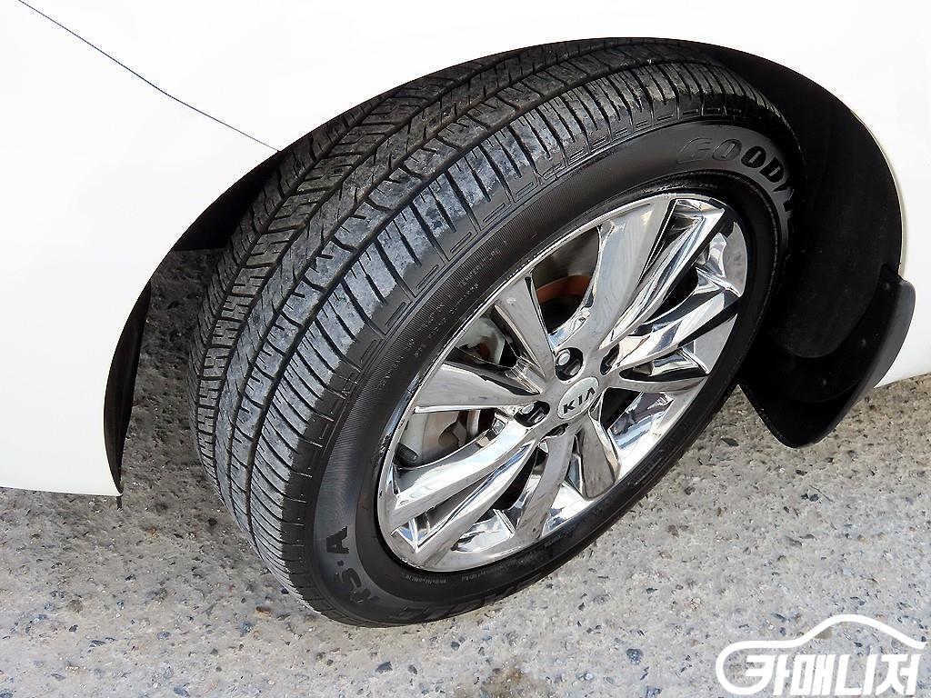 Kia Carnival The New Carnival Diesel 9-Seater Prestige thumbnail 20