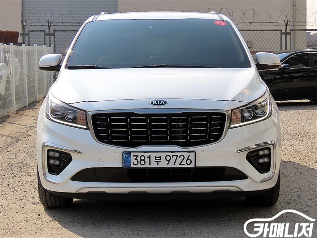 Kia Carnival The New Carnival Diesel 9-Seater Prestige thumbnail 2