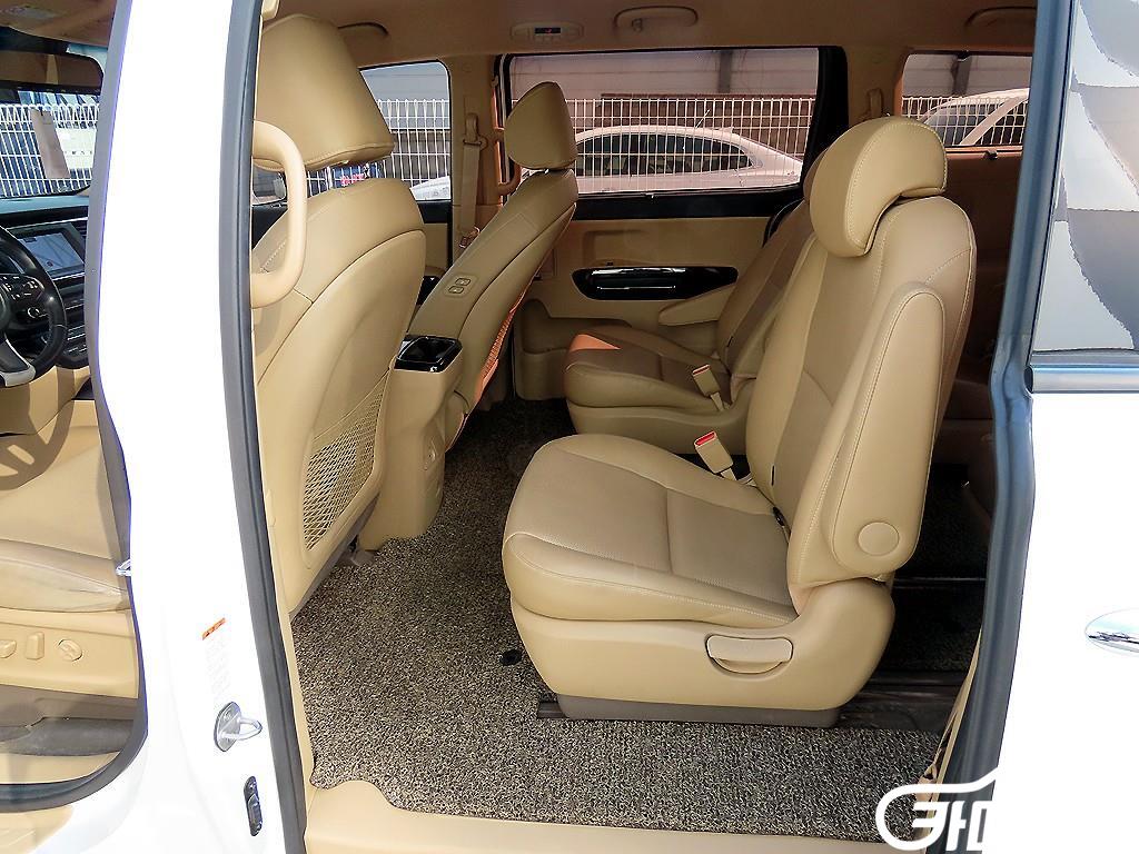 Kia Carnival The New Carnival Diesel 9-Seater Prestige thumbnail 6