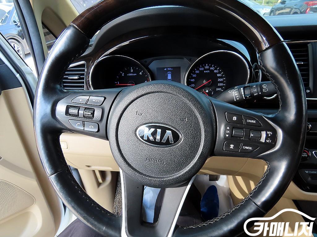 Kia Carnival The New Carnival Diesel 9-Seater Prestige thumbnail 9