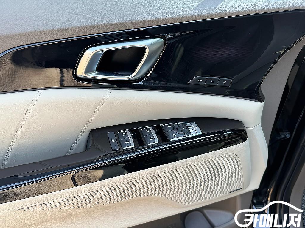 Kia Carnival Carnival 4th Gen Gasoline 9-Seater Hi-Limousine thumbnail 12