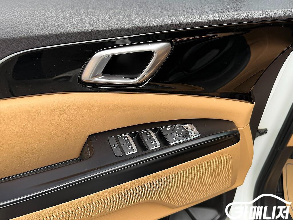 Kia Carnival Carnival 4th Gen Diesel 9-Seater Prestige thumbnail 12