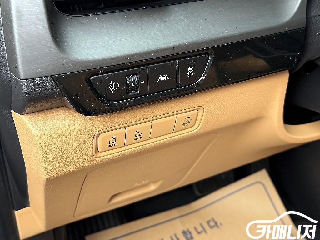 Kia Carnival Carnival 4th Gen Diesel 9-Seater Prestige thumbnail 13