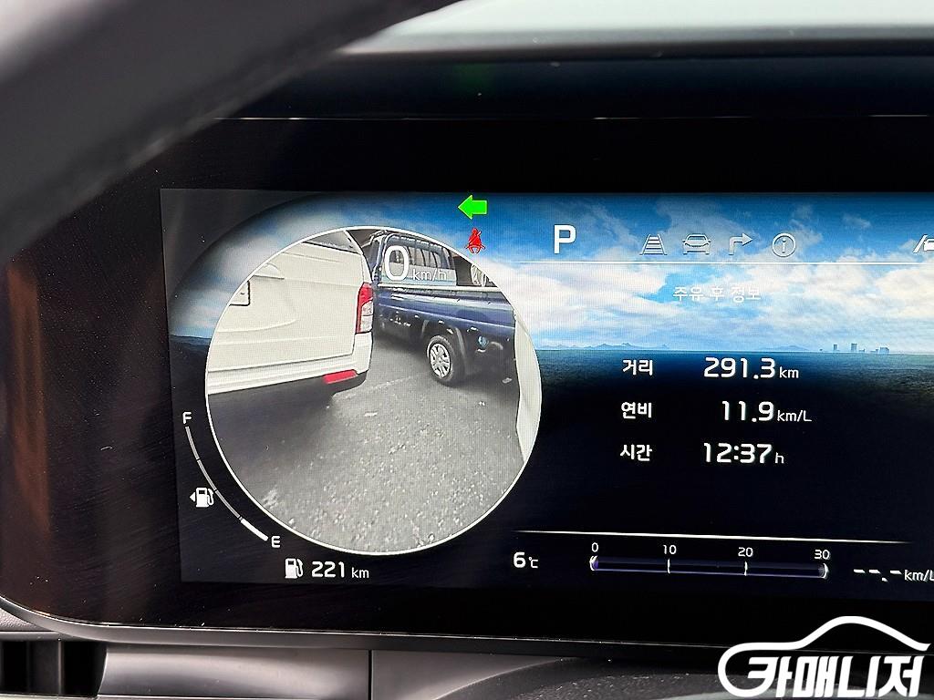 Kia Carnival Carnival 4th Gen Diesel 9-Seater Prestige thumbnail 14