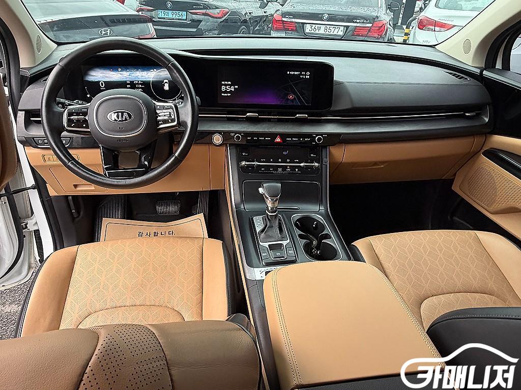 Kia Carnival Carnival 4th Gen Diesel 9-Seater Prestige thumbnail 5