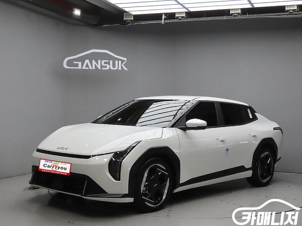 Kia EV4 Standard thumbnail 2